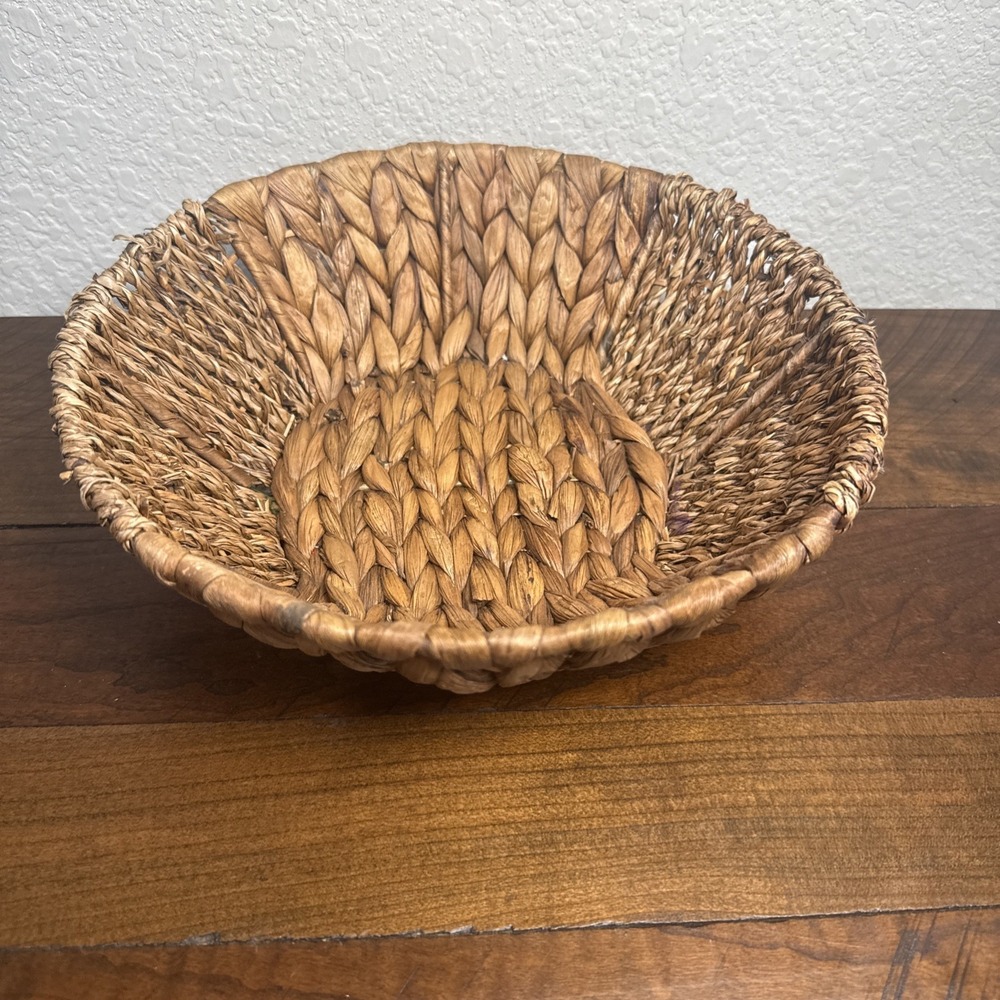 Vintage Wicker Woven Basket/Bowl Farmhouse Adirondack Handwoven
